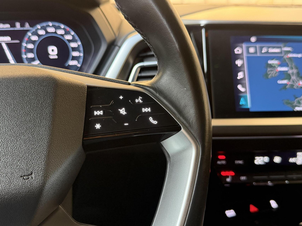 Audi Q4 e-tron 40 Launch edition Advanced 77 kWh SoH 91,95% Warmtepomp | Achteruitrijcamera | Adaptieve cruise control | Apple CarPlay/Android Auto | Climate control | Matrix LED | Navigatiesysteem | Voorstoelen verwarmd | Parkeersensoren 57062844-12.jpg | Timcars.nl