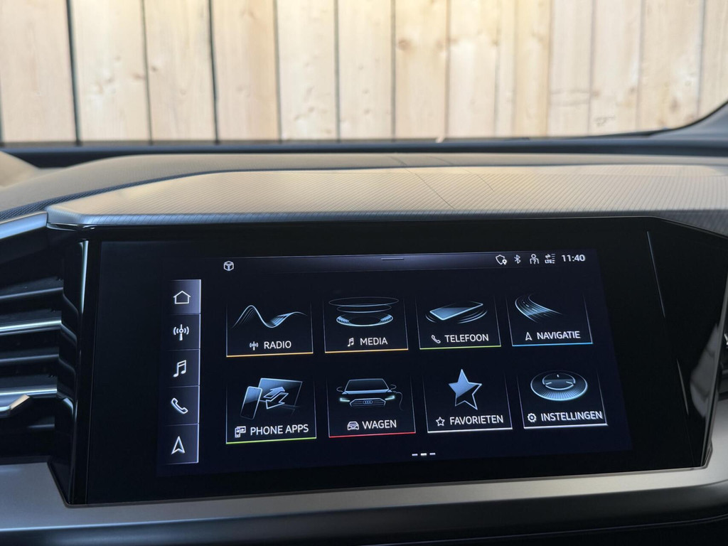 Audi Q4 e-tron 40 Launch edition Advanced 77 kWh SoH 91,95% Warmtepomp | Achteruitrijcamera | Adaptieve cruise control | Apple CarPlay/Android Auto | Climate control | Matrix LED | Navigatiesysteem | Voorstoelen verwarmd | Parkeersensoren 57062844-19.jpg | Timcars.nl