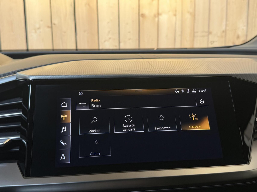 Audi Q4 e-tron 40 Launch edition Advanced 77 kWh SoH 91,95% Warmtepomp | Achteruitrijcamera | Adaptieve cruise control | Apple CarPlay/Android Auto | Climate control | Matrix LED | Navigatiesysteem | Voorstoelen verwarmd | Parkeersensoren 57062844-22.jpg | Timcars.nl