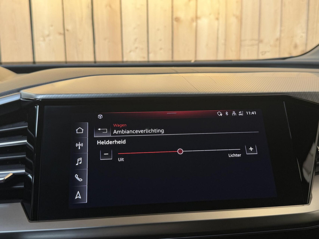 Audi Q4 e-tron 40 Launch edition Advanced 77 kWh SoH 91,95% Warmtepomp | Achteruitrijcamera | Adaptieve cruise control | Apple CarPlay/Android Auto | Climate control | Matrix LED | Navigatiesysteem | Voorstoelen verwarmd | Parkeersensoren 57062844-31.jpg | Timcars.nl