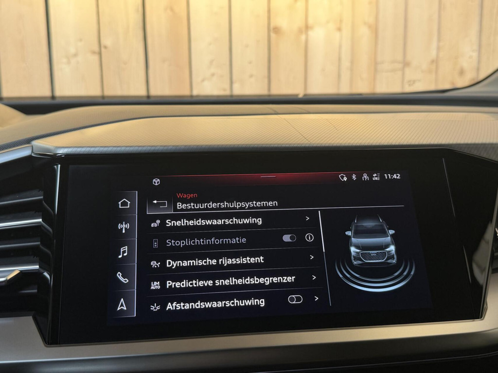 Audi Q4 e-tron 40 Launch edition Advanced 77 kWh SoH 91,95% Warmtepomp | Achteruitrijcamera | Adaptieve cruise control | Apple CarPlay/Android Auto | Climate control | Matrix LED | Navigatiesysteem | Voorstoelen verwarmd | Parkeersensoren 57062844-32.jpg | Timcars.nl