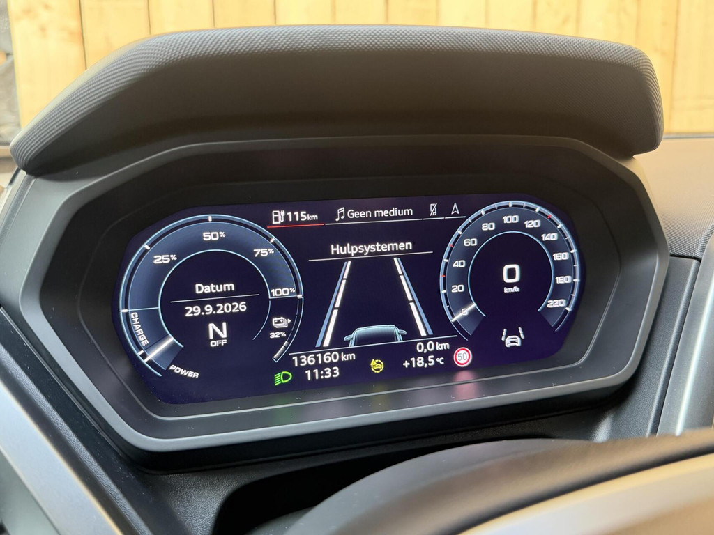 Audi Q4 e-tron 40 Launch edition Advanced 77 kWh SoH 91,95% Warmtepomp | Achteruitrijcamera | Adaptieve cruise control | Apple CarPlay/Android Auto | Climate control | Matrix LED | Navigatiesysteem | Voorstoelen verwarmd | Parkeersensoren 57062844-5.jpg | Timcars.nl