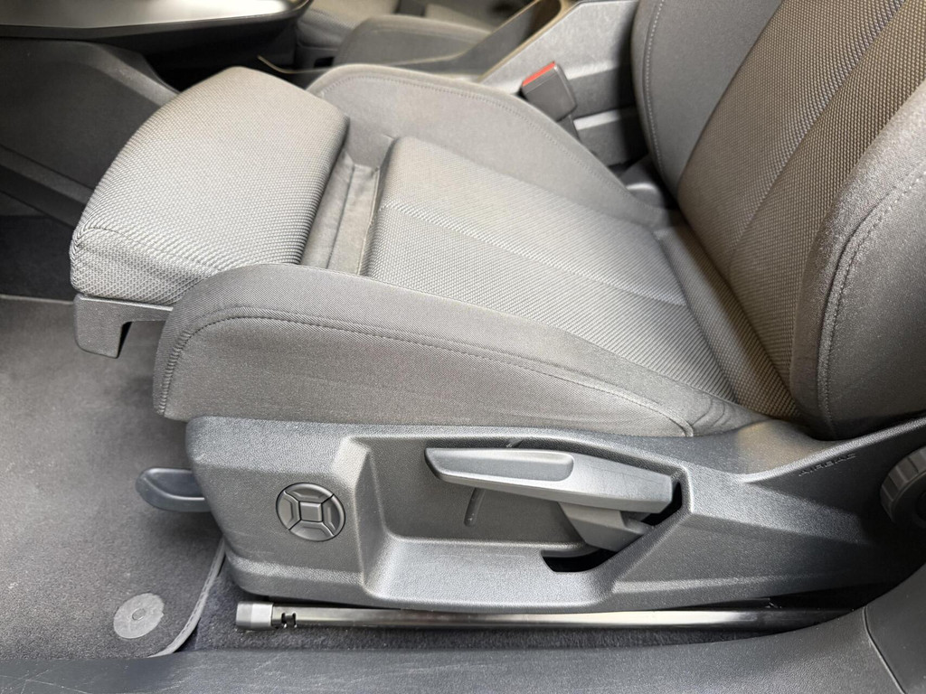 Audi Q4 e-tron 40 Launch edition Advanced 77 kWh SoH 91,95% Warmtepomp | Achteruitrijcamera | Adaptieve cruise control | Apple CarPlay/Android Auto | Climate control | Matrix LED | Navigatiesysteem | Voorstoelen verwarmd | Parkeersensoren 57062844-8.jpg | Timcars.nl