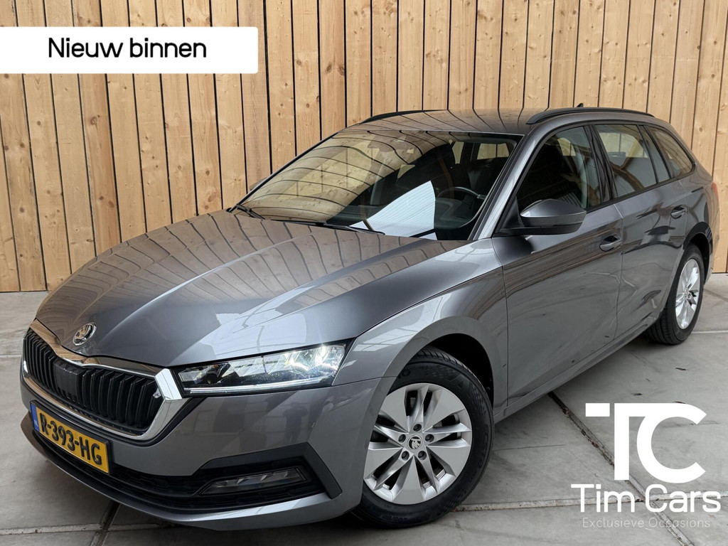 Škoda Octavia Combi 1.0 e-TSI Ambition Automaat | Apple CarPlay/Android Auto | Cruise & climate control | LED koplampen | Navigatiesysteem | Parkeersensoren achter | Trekhaak 57631685-0.jpg | Timcars.nl