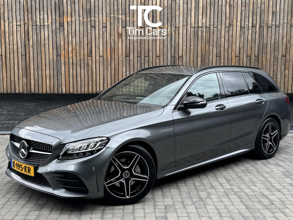 Mercedes-Benz C-Klasse Estate 180 AMG Automaat | Night Pakket | Trekhaak afneembaar | Stoelverwarming | Achteruitrijcamera | LED verlichting | Apple CarPlay | Metallic Lak | Virtual cockpit | Parkeersensoren voor en achter 46633385-0.jpg | Timcars.nl