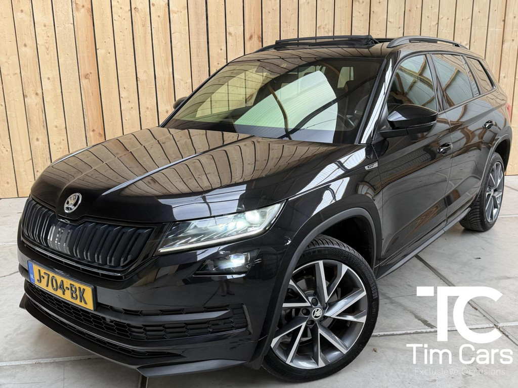 Škoda Kodiaq 1.5 TSI Sportline Business 7persoons Automaat | Panoramadak | Navigatiesysteem groot scherm | Adaptieve cruise control | Climate control | Stoelverwarming | Trekhaak uitklapbaar | Elektrisch bedienbare achterklep 55990933-0.jpg | Timcars.nl
